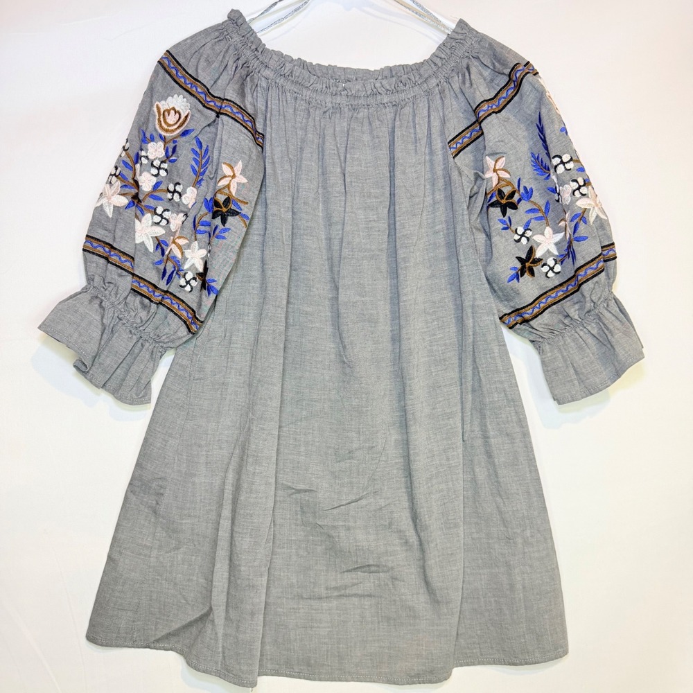 Paper Crane Women Gray Chambray Floral Embroidered Off Shoulder Tunic Top Small